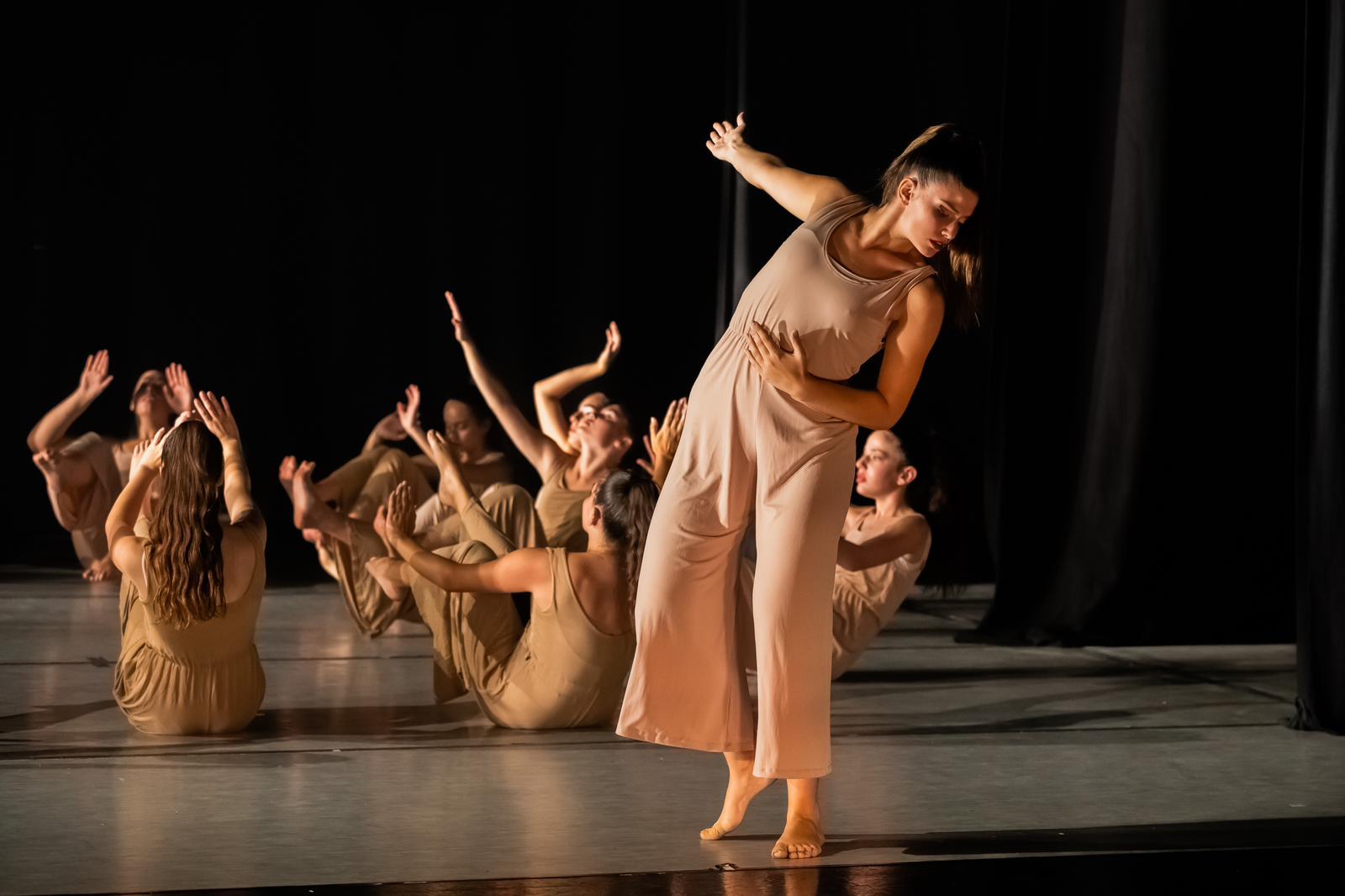 עדן- בין קירות ביתי